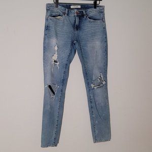 SL8 Women distressed Jean Size 28